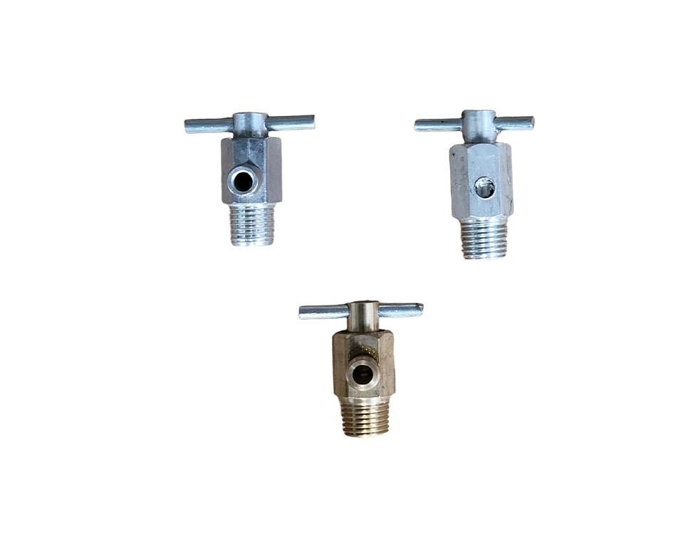 水箱散热器出水口配件